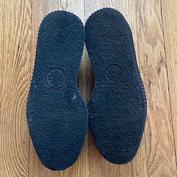 T.U.K. Floral Fun Creepers, M6/W8 - Picture 4 of 4